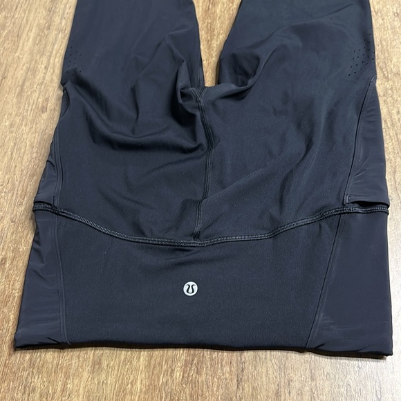 Lululemon like new uncovered strength perforated high rise crop blk leggings - Picture 6 of 12